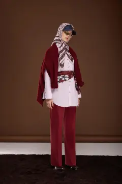 YEŞİM ÖZCAN ÇİÇEK İŞLEMELİ GÖMLEK BEYAZ