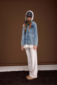 YEŞİM ÖZCAN NAKIŞLI DENİM CEKET