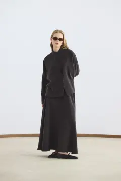 KADRİYE BAŞTÜRK HAKİM YAKA TENSEL GÖMLEK ETEK TAKIM ACI KAHVE