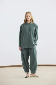 KADRİYE BAŞTÜRK YAKA DETAYLI TENSEL TUNİK PANTOLON TAKIM ANTRASİT