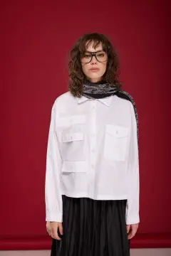 YEŞİM ÖZCAN NAKIŞLI BLUZ BEYAZ