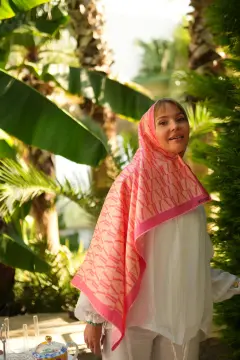 MİHRİE PEMBE M MONOGRAM EŞARP