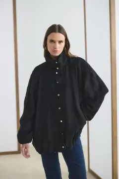 KADRİYE BAŞTÜRK DİK YAKA BÜZGÜLÜ BOMBER CEKET SİYAH