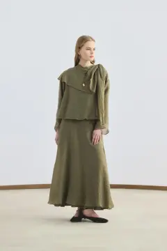 KADRİYE BAŞTÜRK ŞAL YAKA GÖMLEK ETEK TAKIM ZEYTİN YEŞİL