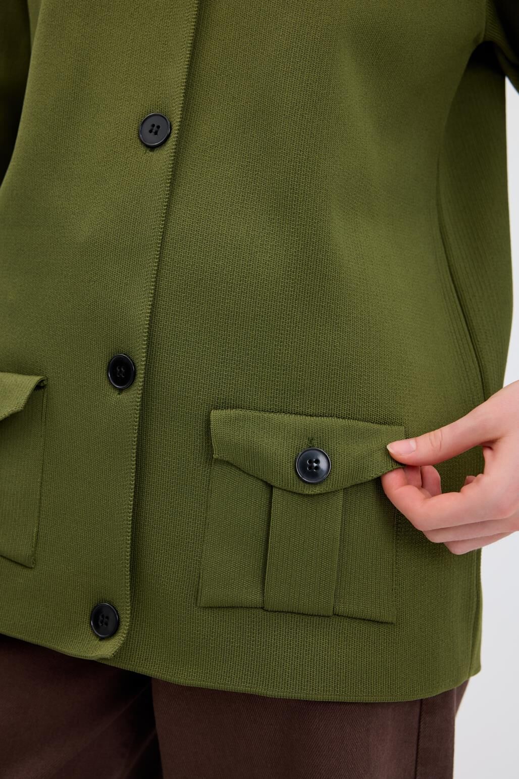 DÜZ RENK CEPLİ TRİKO HIRKA YAĞ YEŞİLİ