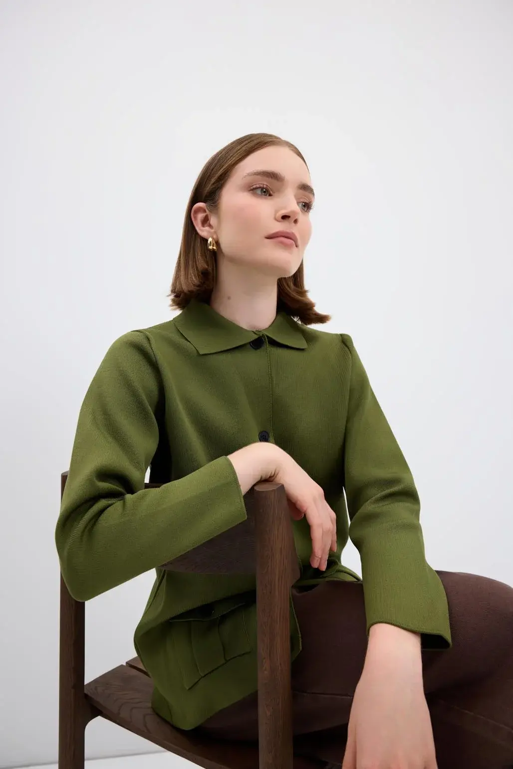 DÜZ RENK CEPLİ TRİKO HIRKA YAĞ YEŞİLİ