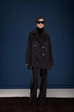 YEŞİM ÖZCAN ALPAKA KABAN SİYAH